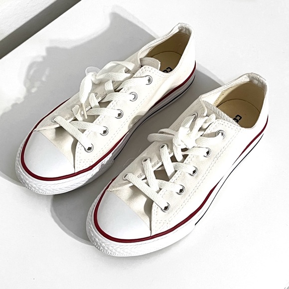 Kids' Chuck Taylor Converse All Star Low Top Sneaker white with red blue NWOT - Picture 4 of 7